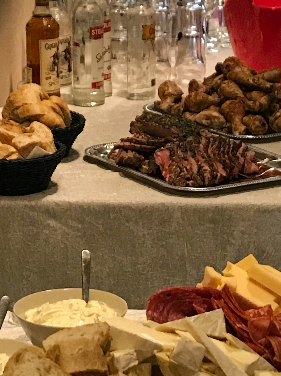 Buffet med kød og oste