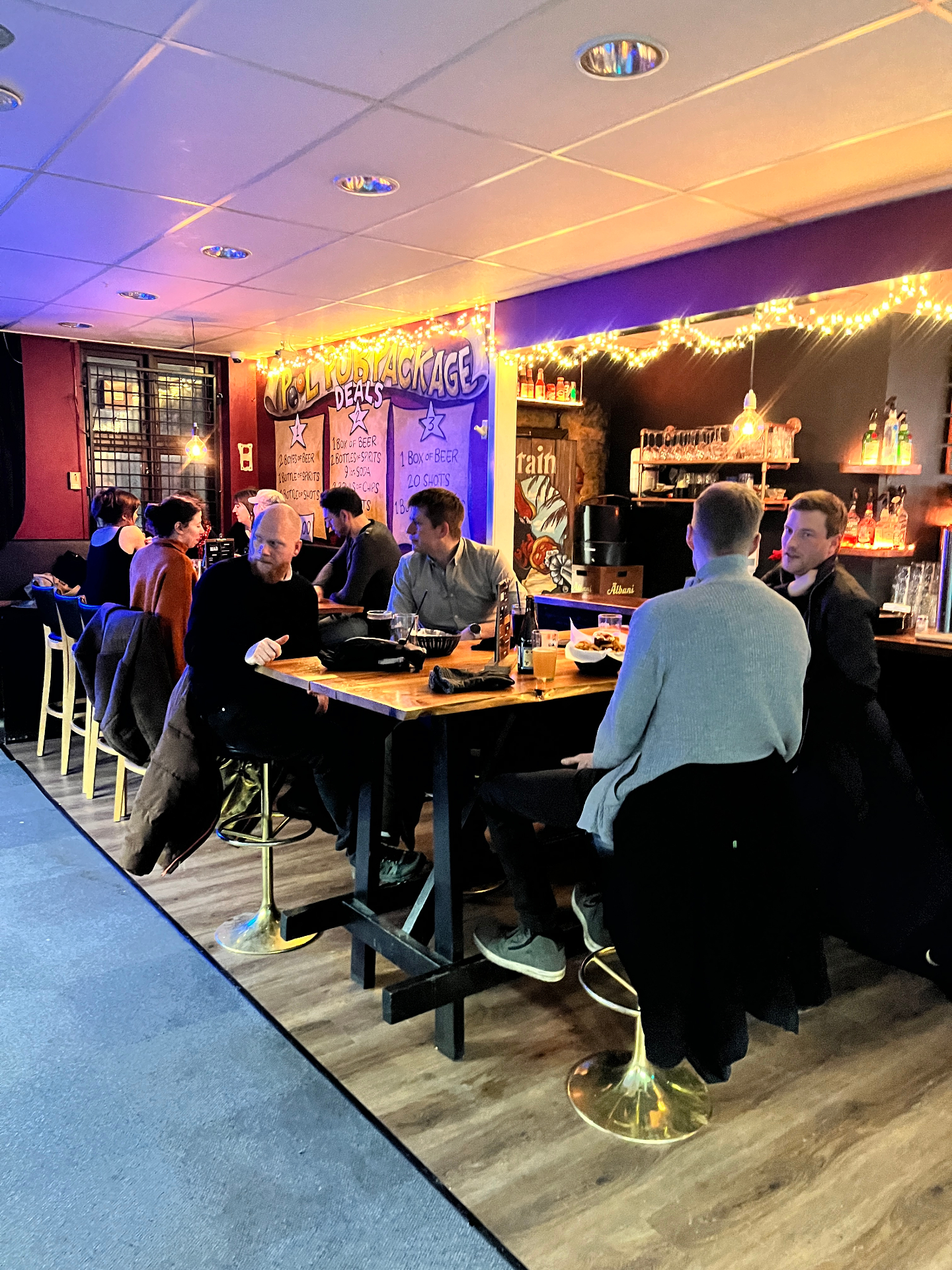Borde hos Pool-Pub